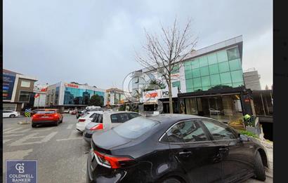 Ataşehir'de Cadde Üzeri 160 m² Kiralık Dükkan