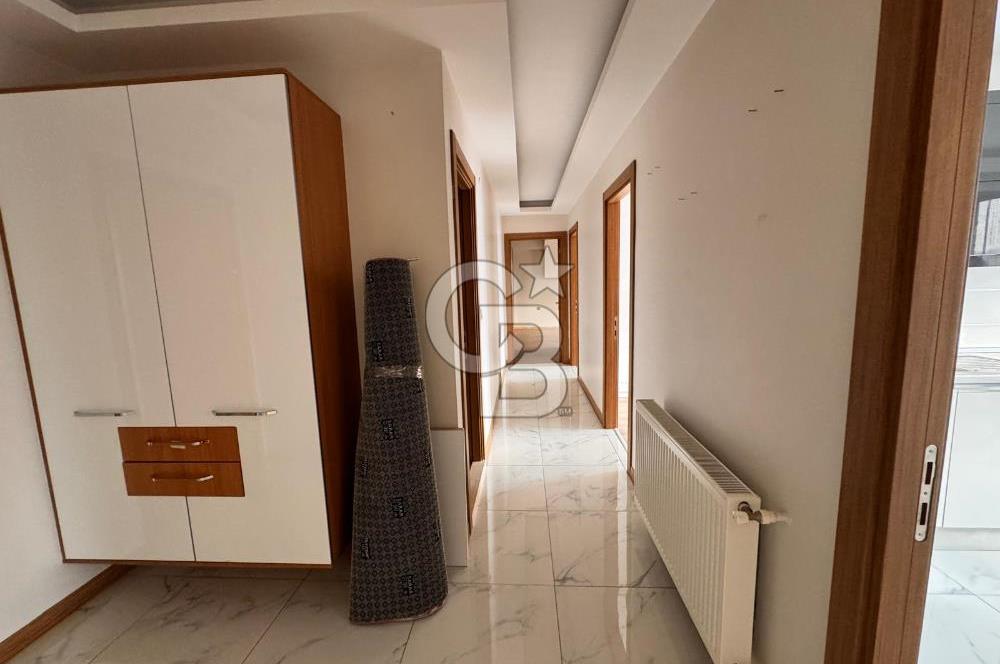 Menemen Taş Konakları Sitesinde Havuz Cepheli Geniş 3+1 Kiralık