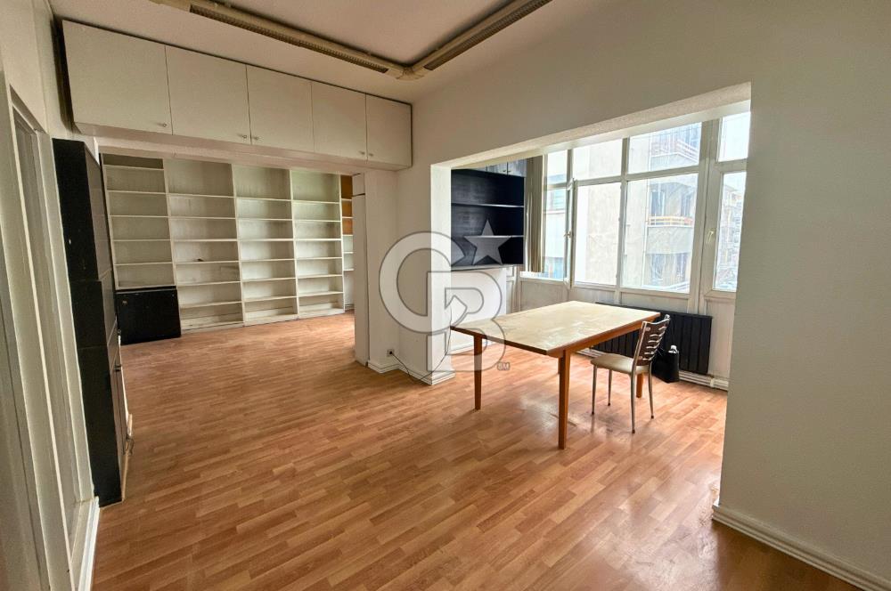 KIZILAY MENEKŞE 2 SOK. YAPILI 4+1 BOŞ KİRALIK OFİS