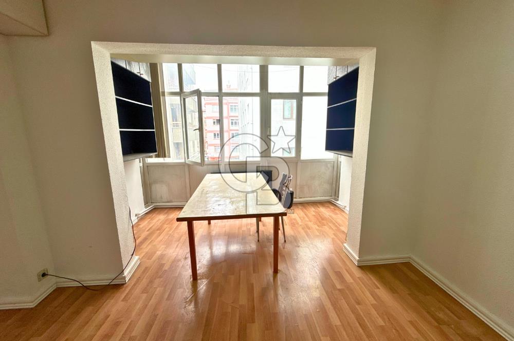 KIZILAY MENEKŞE 2 SOK. YAPILI 4+1 BOŞ KİRALIK OFİS