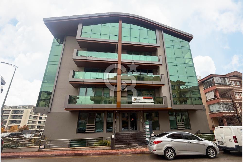 MUSTAFA KEMAL'DE İŞ MERKEZİNDE GİRİŞ KATTA 62 M² KİRALIK OFİS