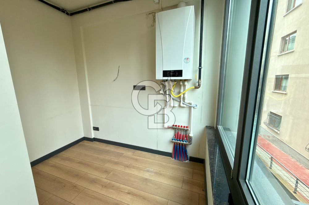 MUSTAFA KEMAL'DE İŞ MERKEZİNDE GİRİŞ KATTA 62 M² KİRALIK OFİS