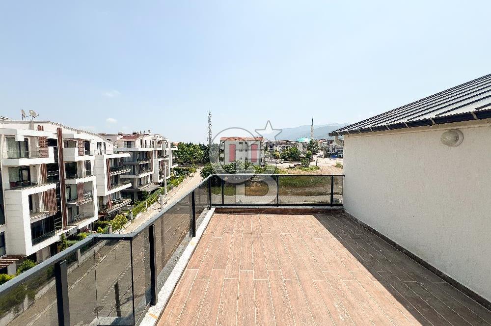 BAŞİSKELE FATİH DENİZ MANZARALI 4+1 GENİŞ KİRALIK ÇATI DUBLEKS