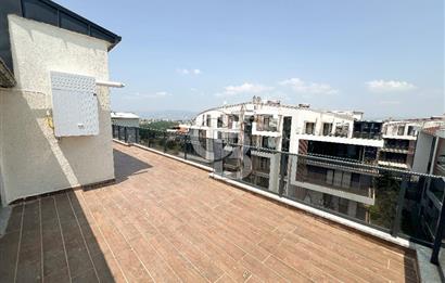 BAŞİSKELE FATİH DENİZ MANZARALI 4+1 GENİŞ KİRALIK ÇATI DUBLEKS