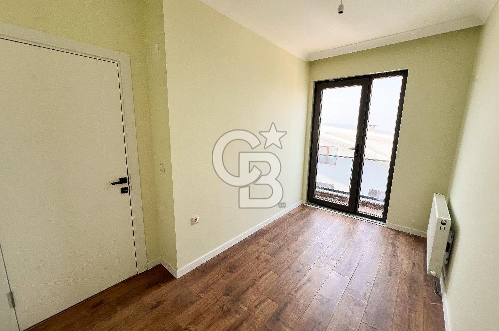 BAŞİSKELE FATİH DENİZ MANZARALI 4+1 GENİŞ KİRALIK ÇATI DUBLEKS