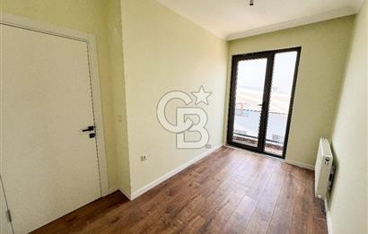 BAŞİSKELE FATİH DENİZ MANZARALI 4+1 GENİŞ KİRALIK ÇATI DUBLEKS