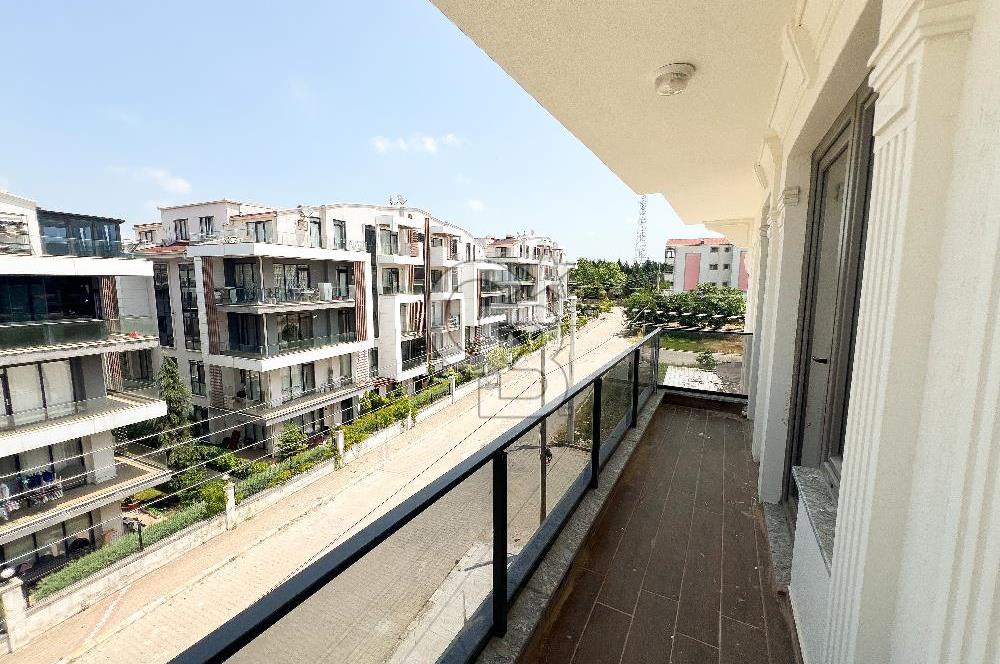 BAŞİSKELE FATİH DENİZ MANZARALI 4+1 GENİŞ KİRALIK ÇATI DUBLEKS