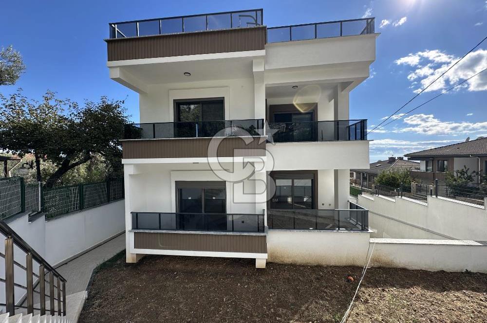 ALTINOLUK'TA DOĞAYLA İÇ İÇE MANZARALI SATILIK 4+1 BAHÇE DUBLEKSİ