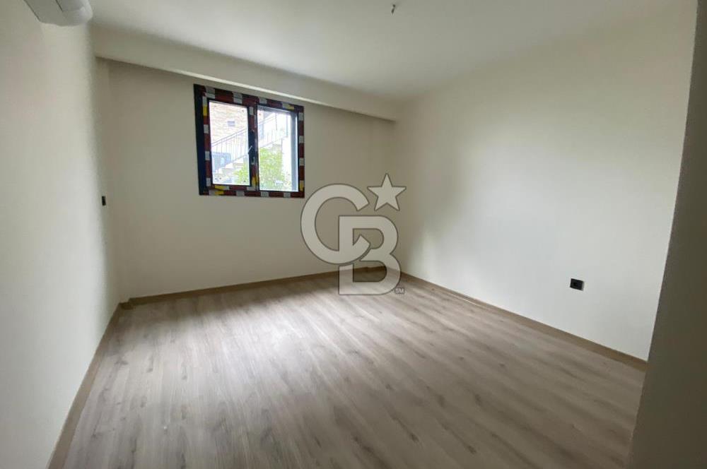 Egenin İncsi Çandarlı da 3+1 Havuzlu Modern Daire