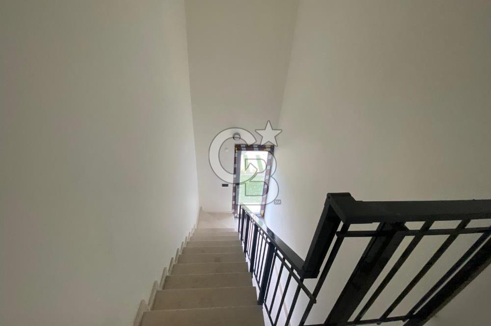 Egenin İncsi Çandarlı da 3+1 Havuzlu Modern Daire