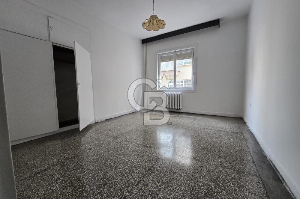 KENEDDY CADDESİNDE ASANSÖRLÜ, OTOPARKLI, 220 M2 4+1 + KİLER
