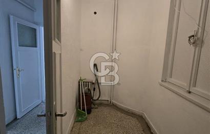 KENEDDY CADDESİNDE ASANSÖRLÜ, OTOPARKLI, 220 M2 4+1 + KİLER
