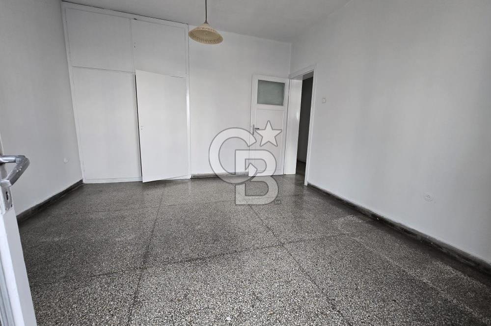 KENEDDY CADDESİNDE ASANSÖRLÜ, OTOPARKLI, 220 M2 4+1 + KİLER