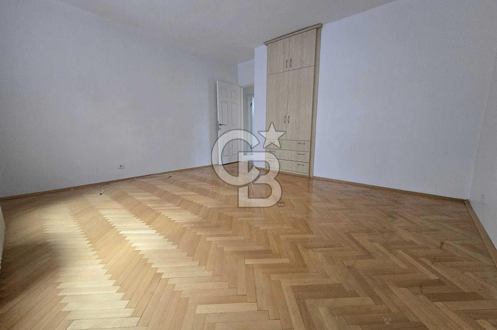 AND SOKAK’ TA OTOPARKLI, ASANSÖRLÜ, MANZARALI, 220 M2 5+1 DAİRE
