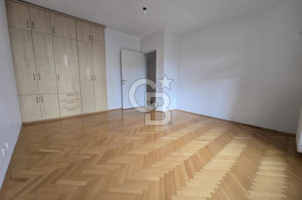 AND SOKAK’ TA OTOPARKLI, ASANSÖRLÜ, MANZARALI, 220 M2 5+1 DAİRE