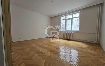 AND SOKAK’ TA OTOPARKLI, ASANSÖRLÜ, MANZARALI, 220 M2 5+1 DAİRE