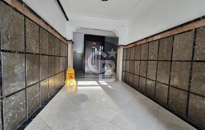 KENEDDY CADDESİNDE ASANSÖRLÜ, OTOPARKLI, 220 M2 4+1 + KİLER