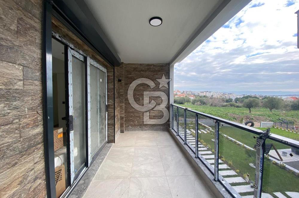 Egenin İncsi Çandarlı da 3+1 Havuzlu Modern Daire