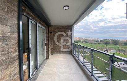 Egenin İncsi Çandarlı da 3+1 Havuzlu Modern Daire