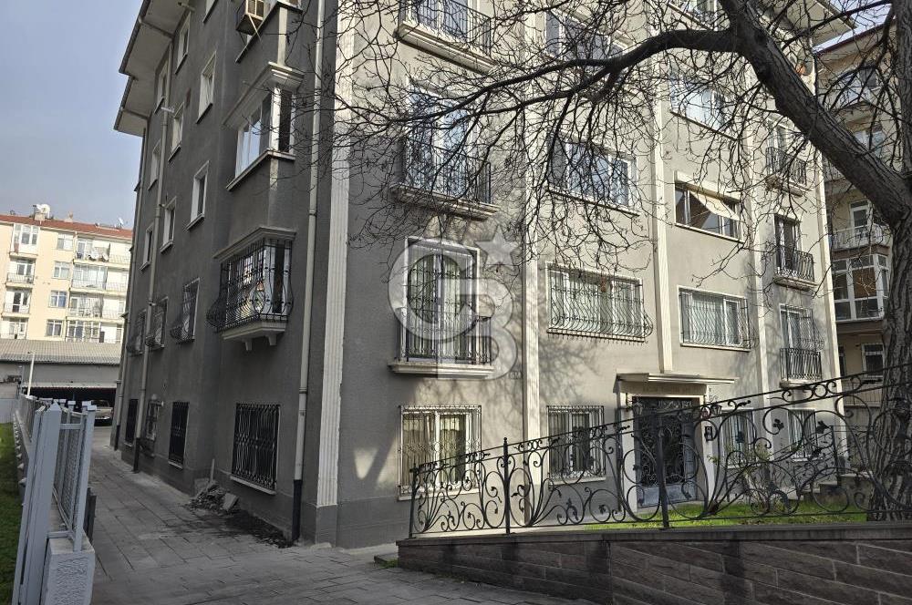 KENEDDY CADDESİNDE ASANSÖRLÜ, OTOPARKLI, 220 M2 4+1 + KİLER