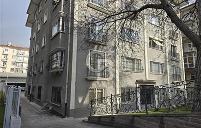 KENEDDY CADDESİNDE ASANSÖRLÜ, OTOPARKLI, 220 M2 4+1 + KİLER