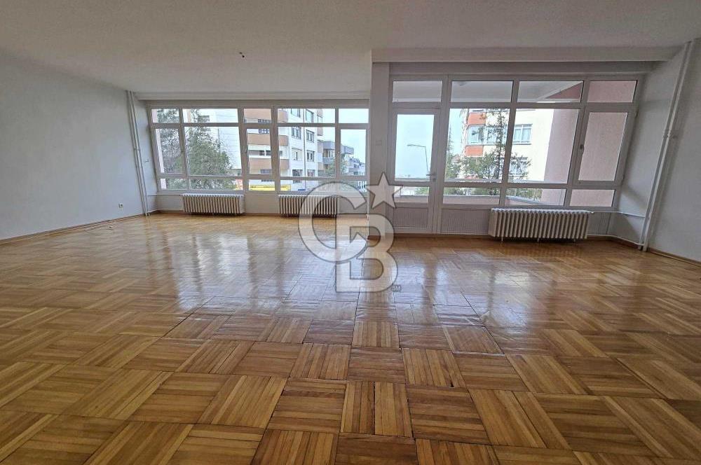 AND SOKAK’ TA OTOPARKLI, ASANSÖRLÜ, MANZARALI, 220 M2 5+1 DAİRE