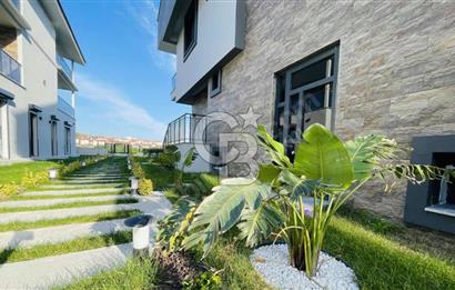 Egenin İncsi Çandarlı da 3+1 Havuzlu Modern Daire