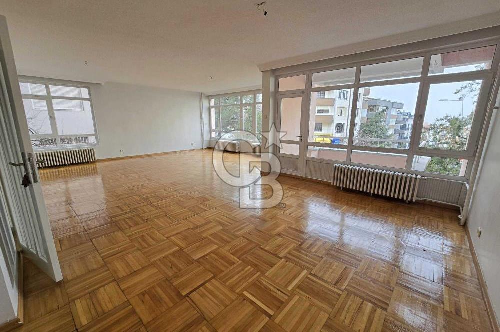 AND SOKAK’ TA OTOPARKLI, ASANSÖRLÜ, MANZARALI, 220 M2 5+1 DAİRE