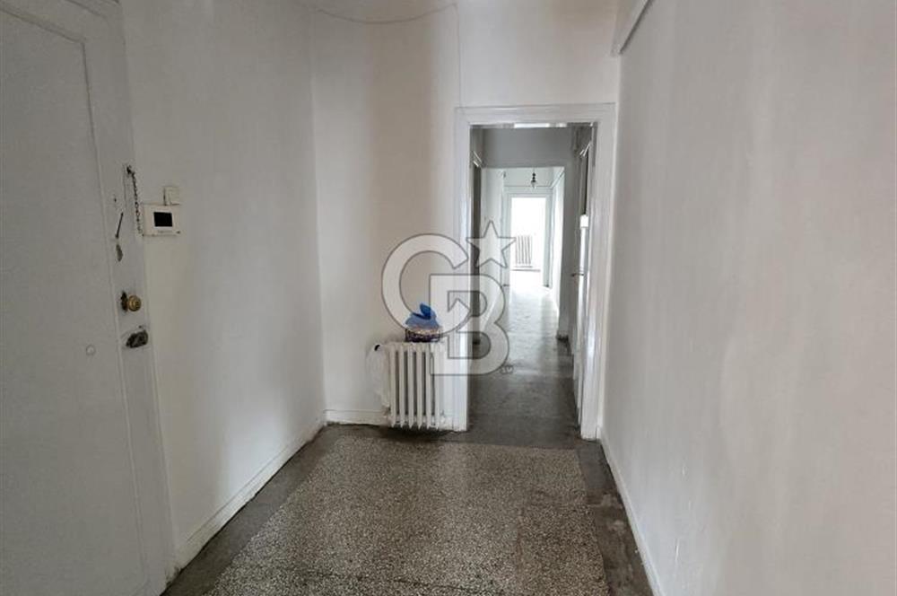 KENEDDY CADDESİNDE ASANSÖRLÜ, OTOPARKLI, 220 M2 4+1 + KİLER