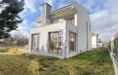 IHLAMUR KENT SİTESİNDE ŞEREFİYELİ SATILIK VİLLA