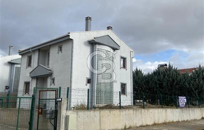 IHLAMUR KENT SİTESİNDE ŞEREFİYELİ SATILIK VİLLA