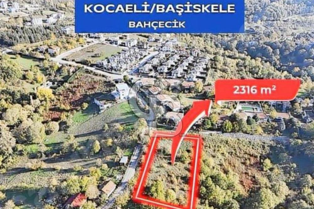 Başiskele'de Deniz Manzaralı Villa imarlı Arsa !