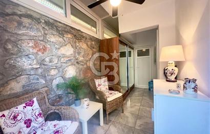 SATILIK AKBÜK DENİZ MANZARALI EŞYALI VİLLA