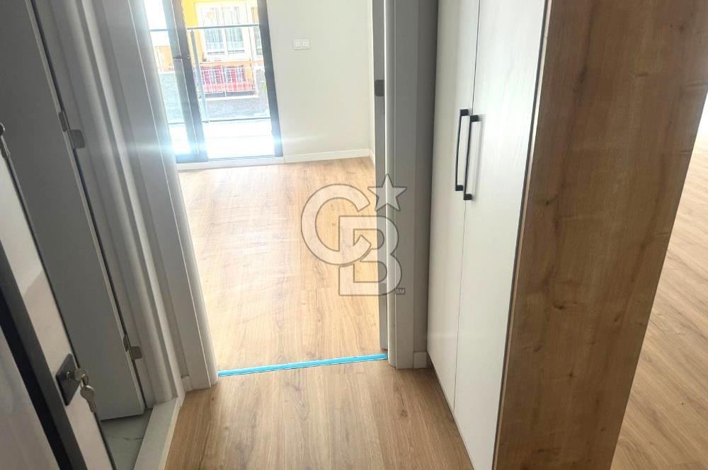 ÇİĞLİ ARŞ.HST. TRAMVAY YAKINI, YENİ BİNA GENİŞ SATILIK 1+1 DAİRE