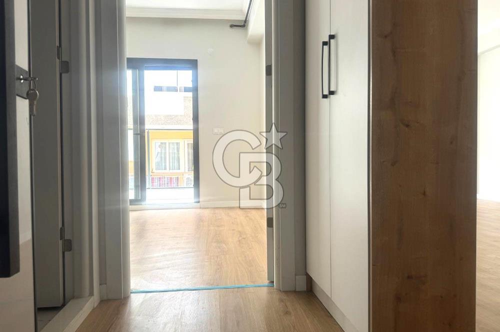 ÇİĞLİ ARŞ.HST. TRAMVAY YAKINI, YENİ BİNA GENİŞ SATILIK 1+1 DAİRE