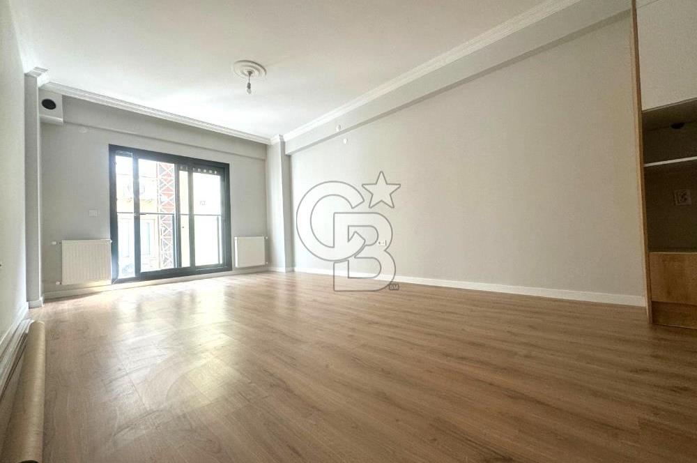 ÇİĞLİ ARŞ.HST. TRAMVAY YAKINI, YENİ BİNA GENİŞ SATILIK 1+1 DAİRE