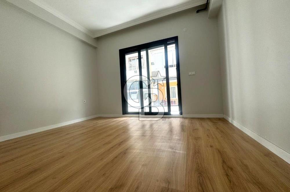 ÇİĞLİ ARŞ.HST. TRAMVAY YAKINI, YENİ BİNA GENİŞ SATILIK 1+1 DAİRE