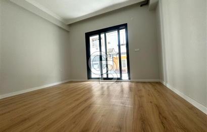 ÇİĞLİ ARŞ.HST. TRAMVAY YAKINI, YENİ BİNA GENİŞ SATILIK 1+1 DAİRE