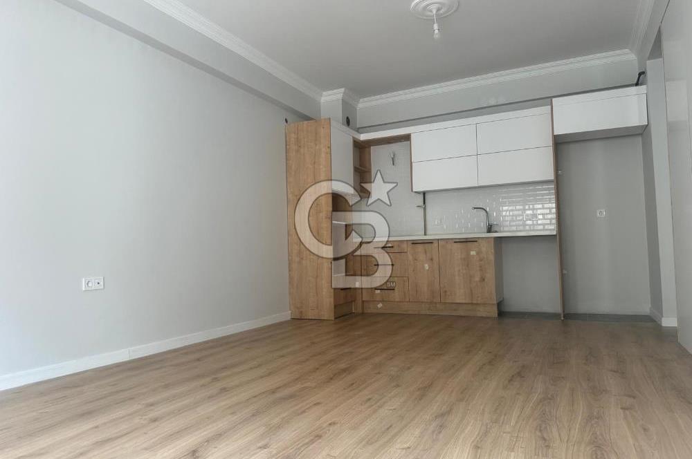 ÇİĞLİ ARŞ.HST. TRAMVAY YAKINI, YENİ BİNA GENİŞ SATILIK 1+1 DAİRE