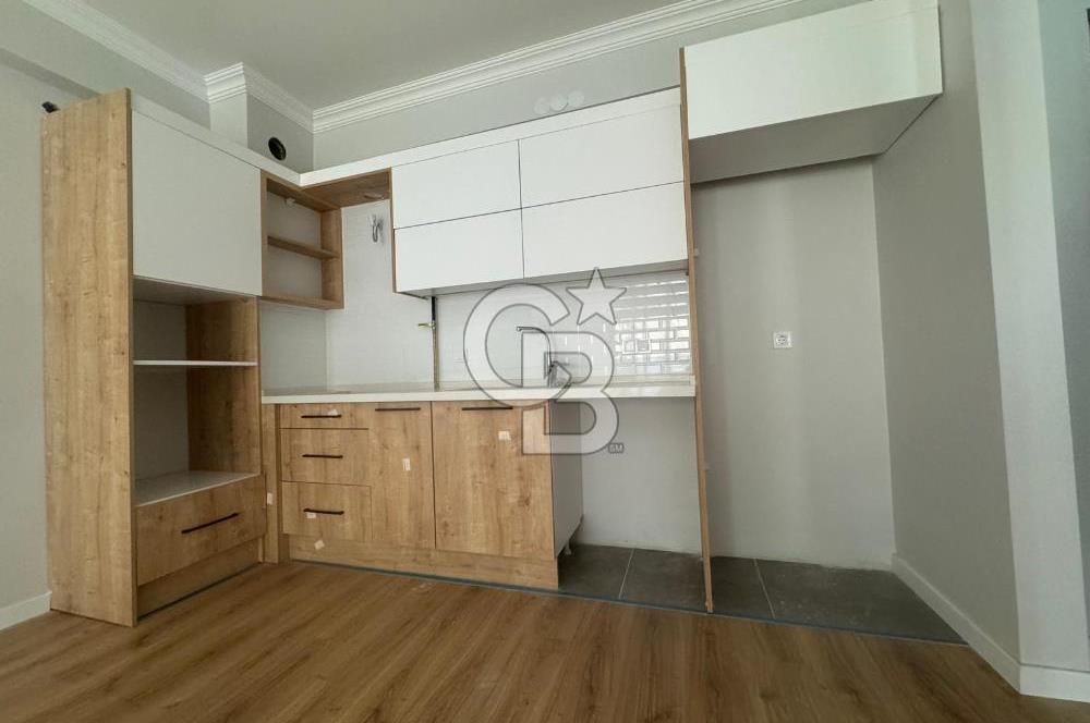 ÇİĞLİ ARŞ.HST. TRAMVAY YAKINI, YENİ BİNA GENİŞ SATILIK 1+1 DAİRE