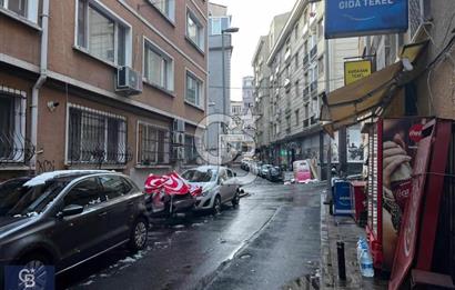 Şişli Merkezde Teraslı, Metroya Yakın 2+1 Kiralık Daire