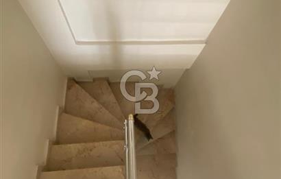 Şeker Mahallesi'nde Konforlu Yaşam Sunan Satılık Dubleks