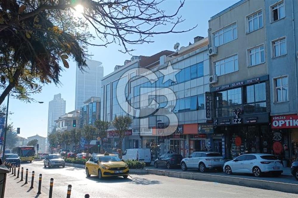 Libadiye Caddesi üzeri Merkezi Konumda Geniş 3+1 KİRALIK OFİS