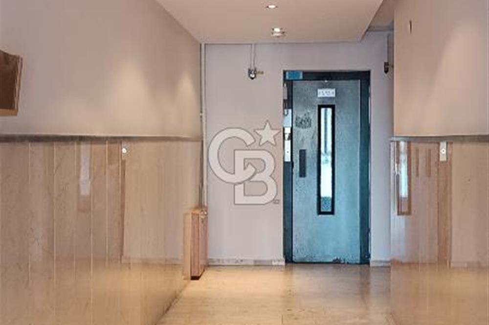 Libadiye Caddesi üzeri Merkezi Konumda Geniş 3+1 KİRALIK OFİS