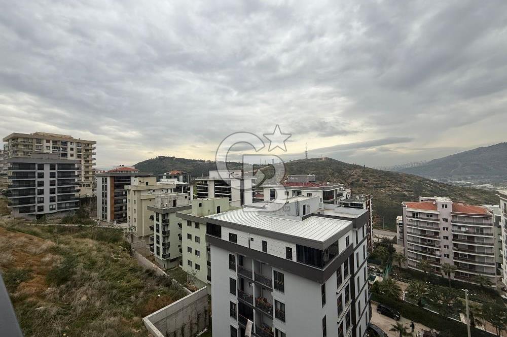 Körfez Mahallesi Sıfır Satılık 3+1 Daire Havuzlu Sitede 