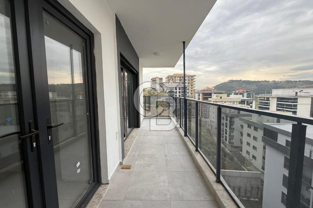 Körfez Mahallesi Sıfır Satılık 3+1 Daire Havuzlu Sitede 