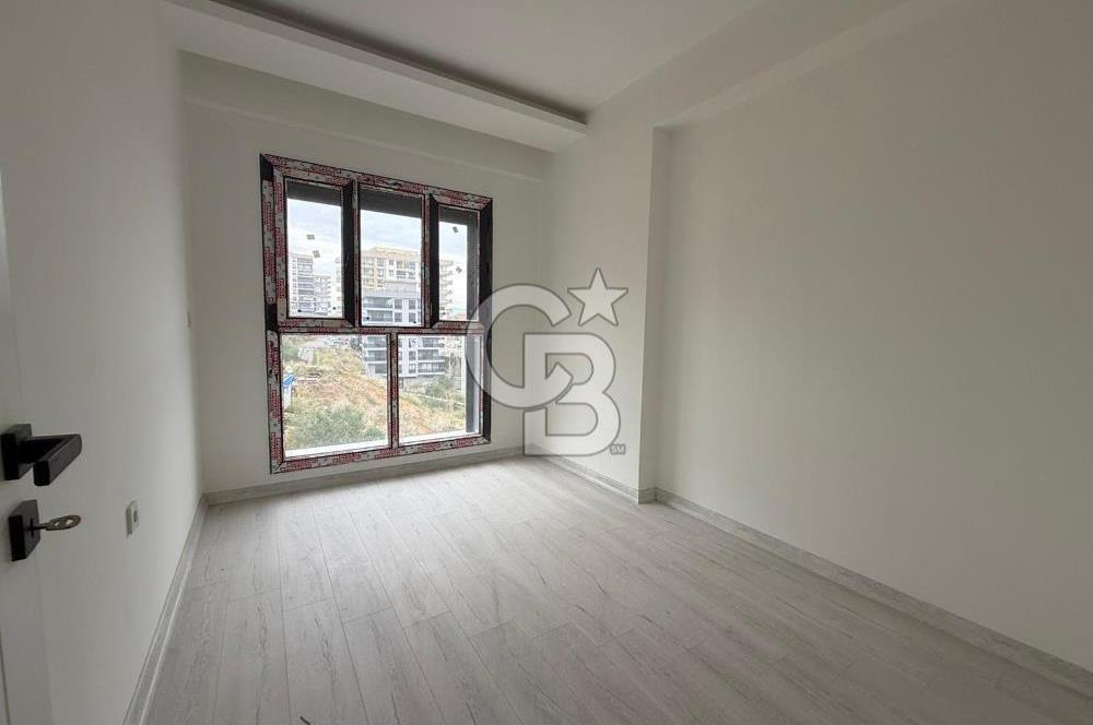 Körfez Mahallesi Sıfır Satılık 3+1 Daire Havuzlu Sitede 