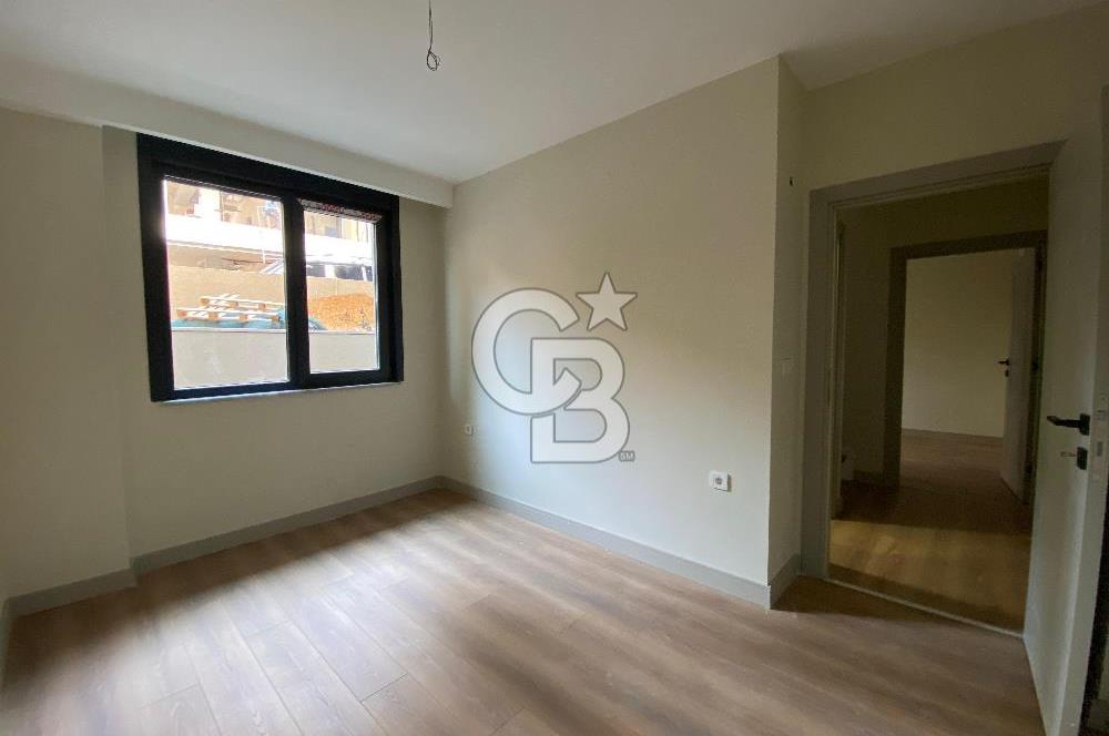 Kalamış ta Satılık 2+1 Dubleks Bahçe Kullanımı Daireye Ait