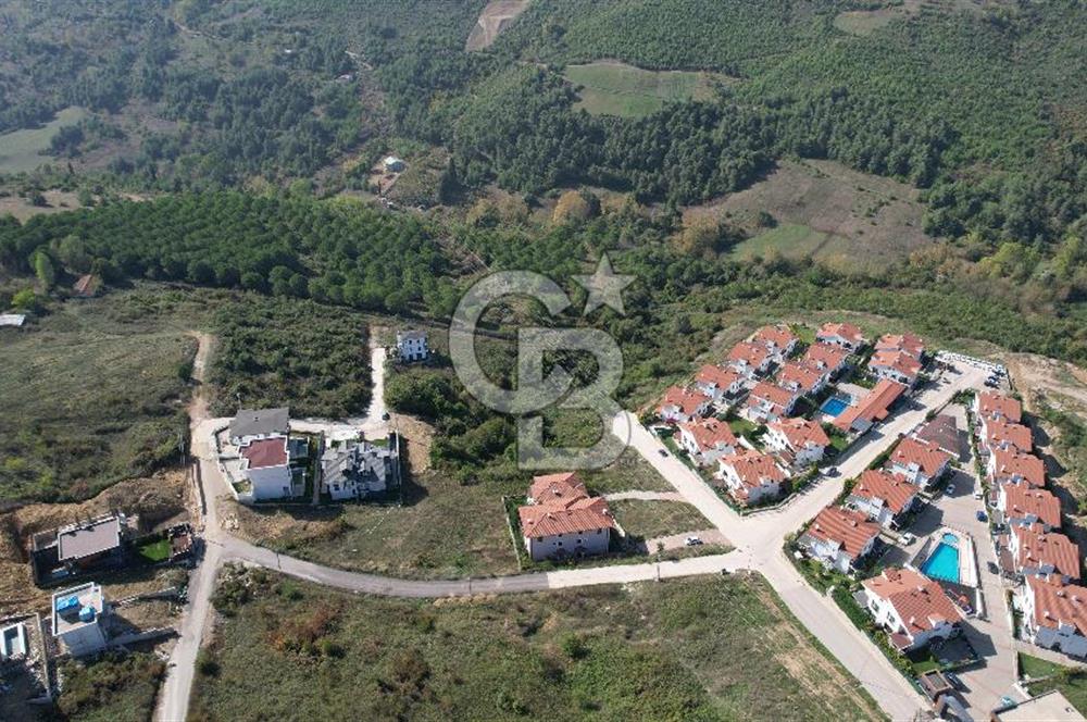 İZMİT TÜYSÜZLER ADONİS SİTESİ SATILIK 4+1 GENİŞ BAHÇELİ VİLLA