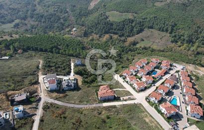 İZMİT TÜYSÜZLER ADONİS SİTESİ SATILIK 4+1 GENİŞ BAHÇELİ VİLLA